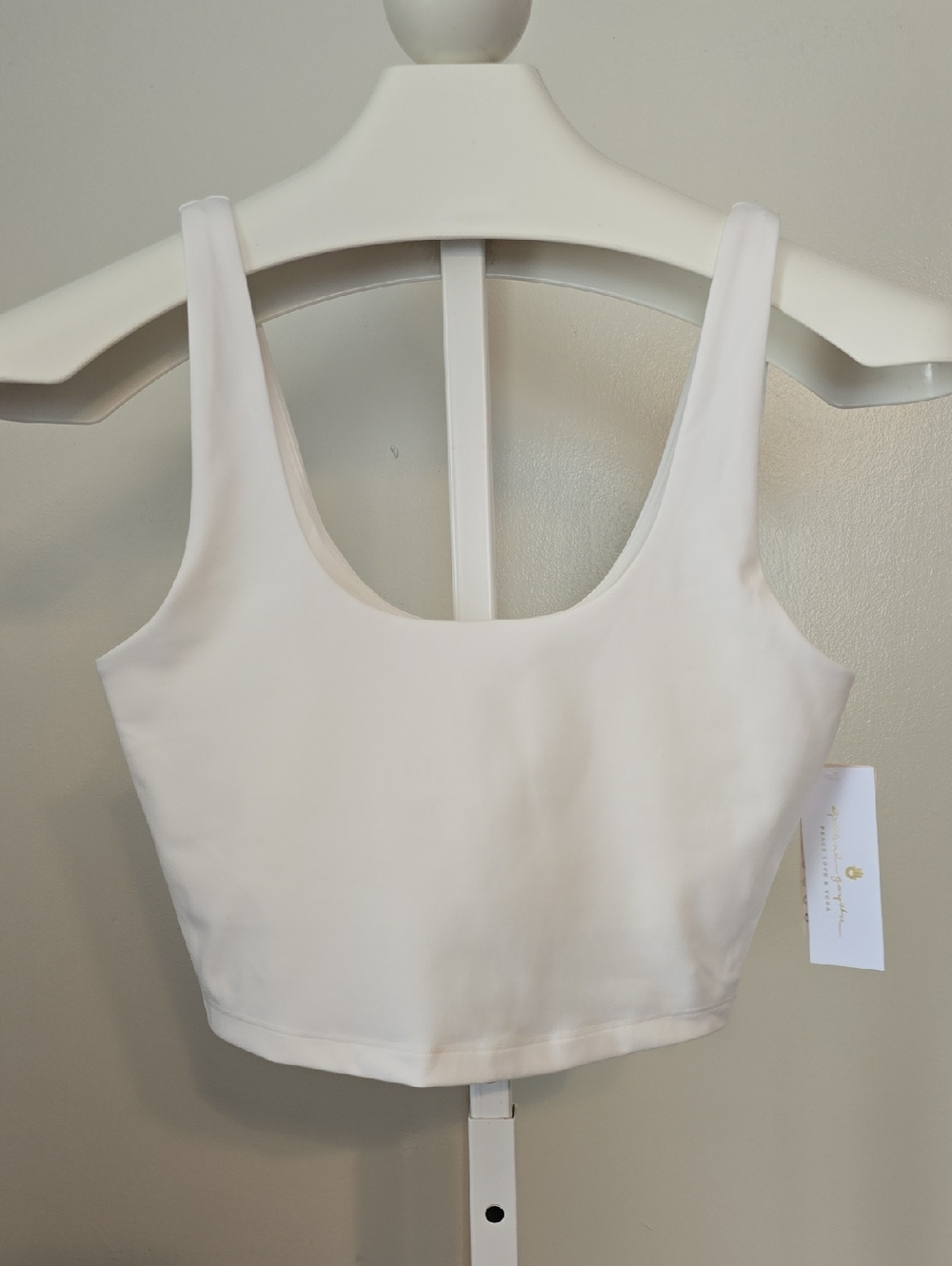 Spiritual Gangster Med NWT Cropped Scoop Neck Tank Top in Soft Cream